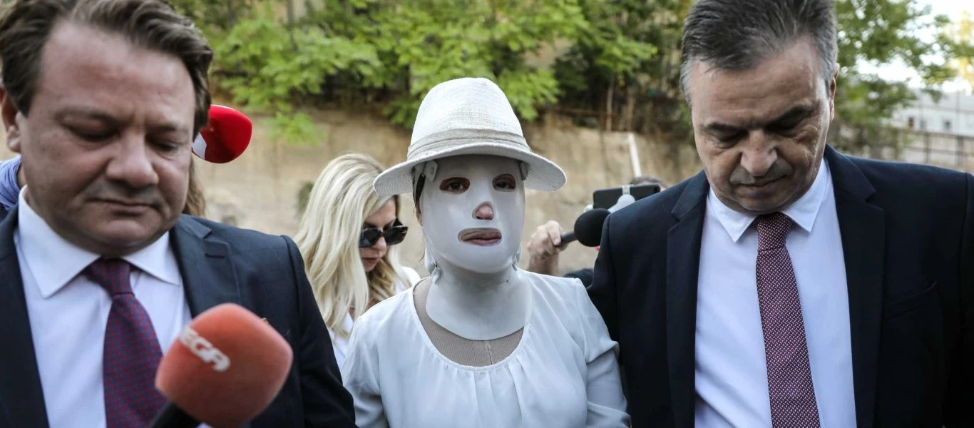 Επίθεση με βιτριόλι: Εμφανίστηκε στην Εισαγγελία ο φερόμενος ως συνεργός της 37χρονης